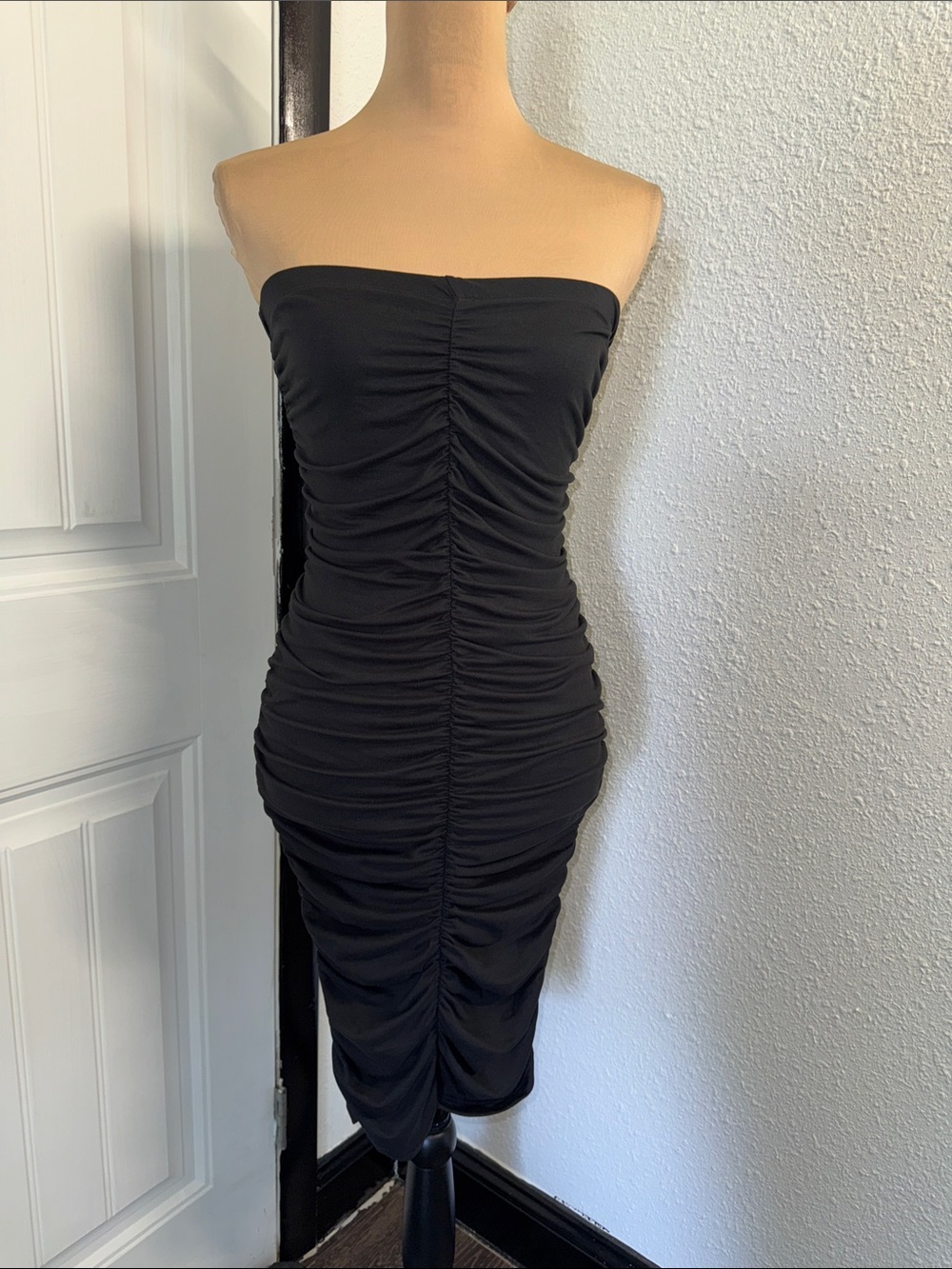 NWT Strapless Ruched Bodycon Dress in Black